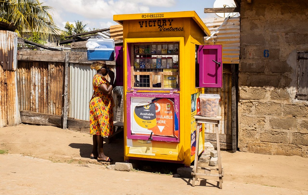 MobileMoney Ghana Kundin vom Land