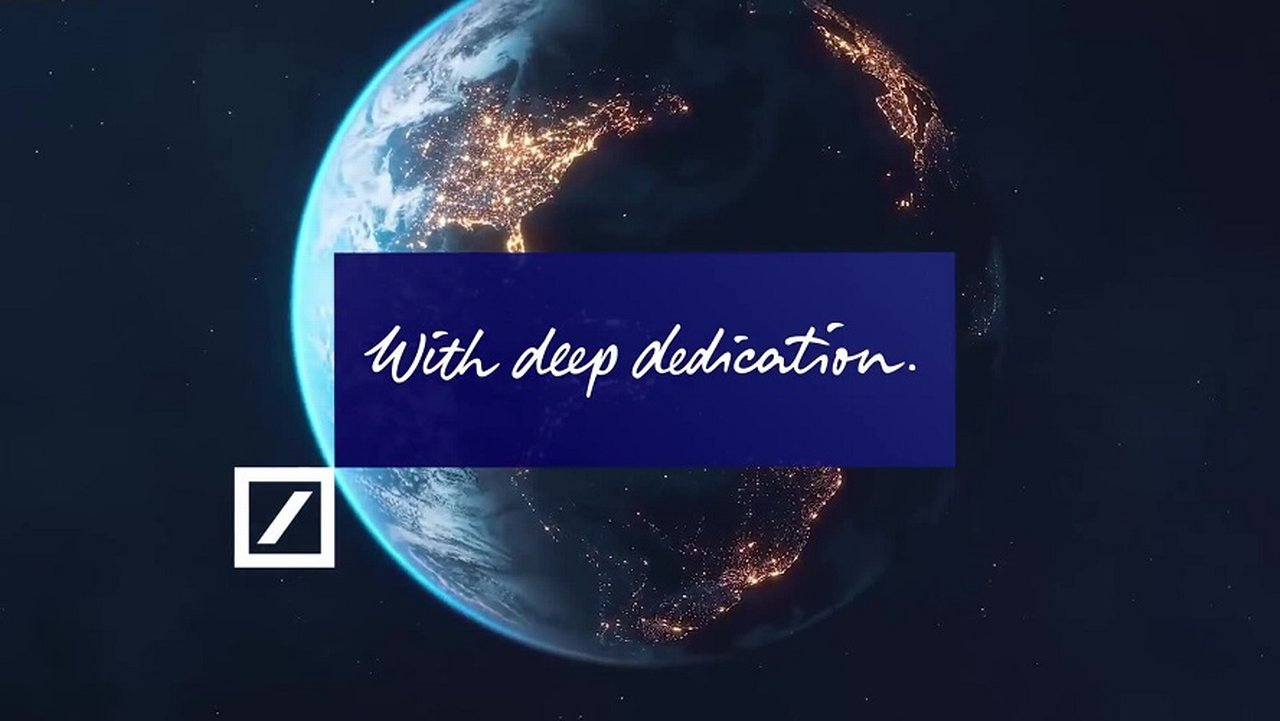 Die Erde bei Nacht mit Deutsche Bank Logo und Claim „With deep dedication.“.