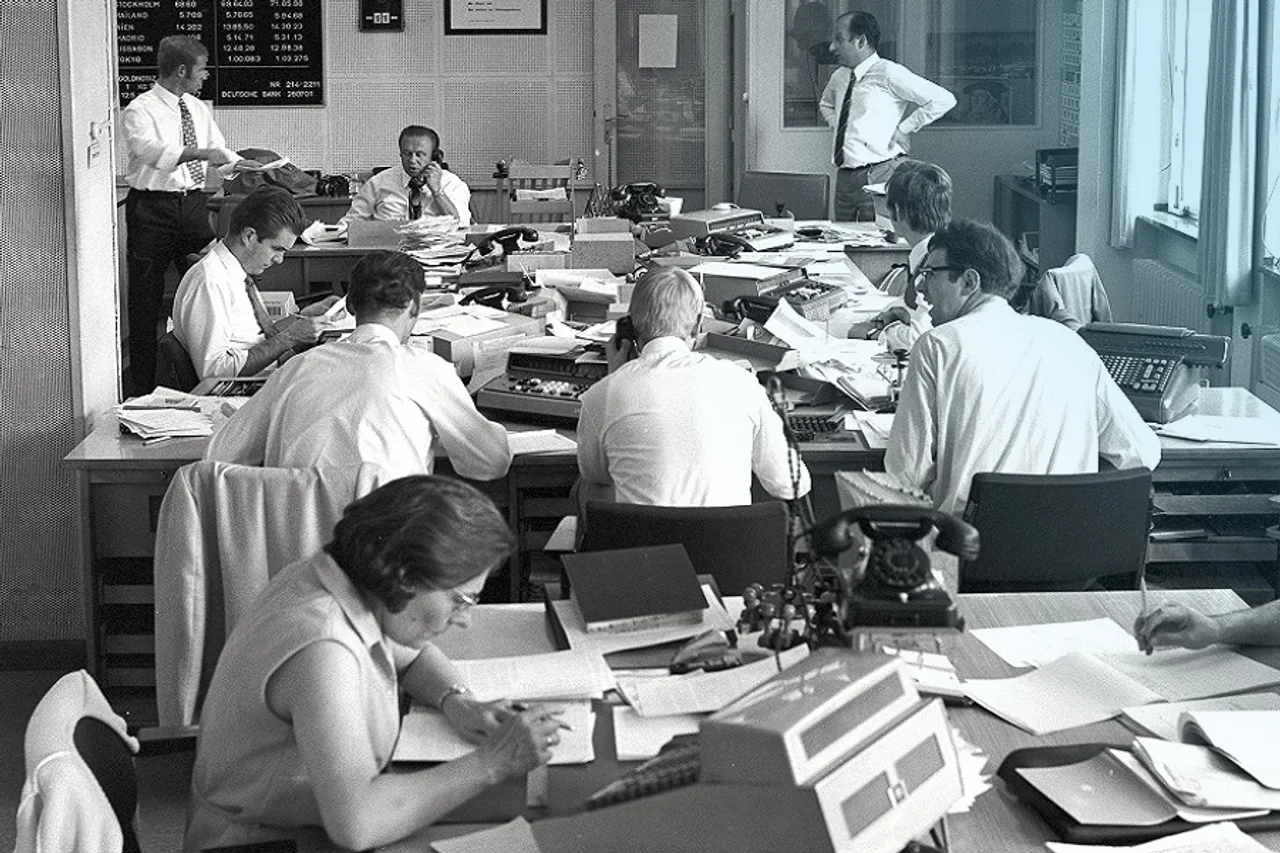 Foreign exchange department 1971