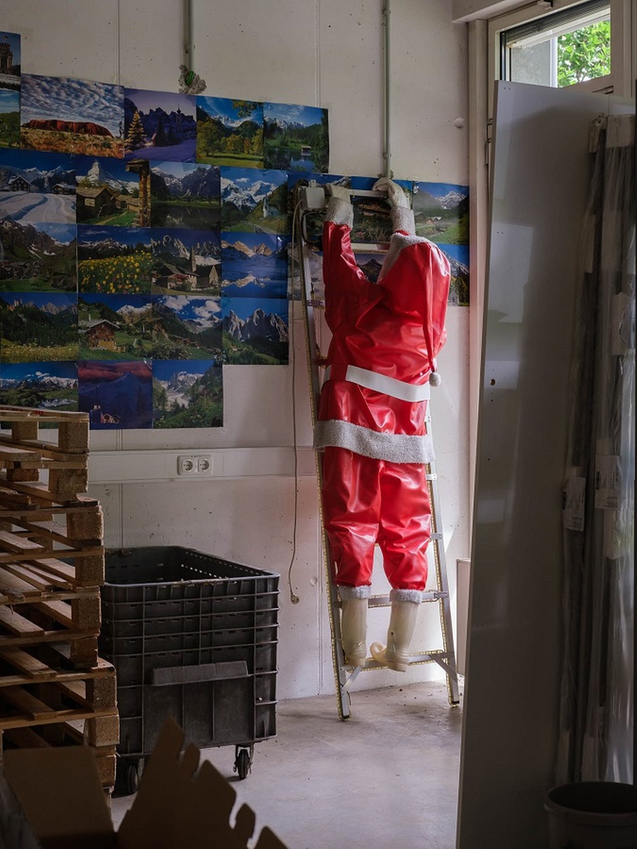 Chrismas decoration in warehouse at Schäfer Shop (c) Heinrich Holtgreve