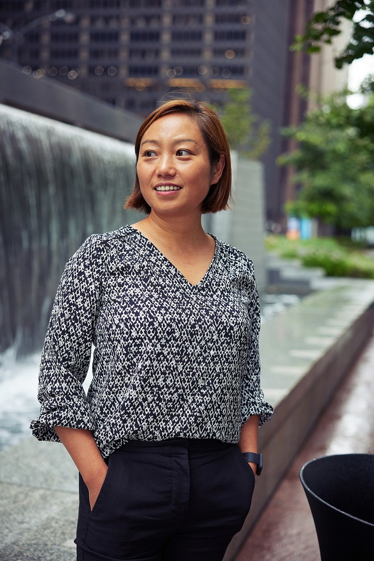 Yang Xu at the fountain