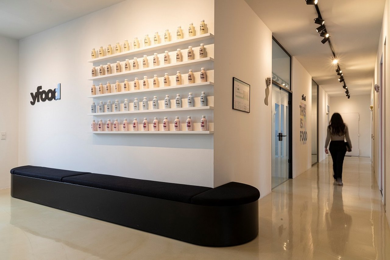 yfood loungearea labs