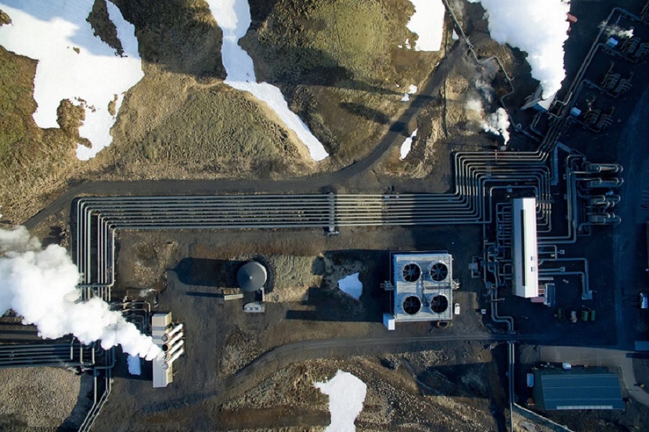 Island Hellisheidi powerplant