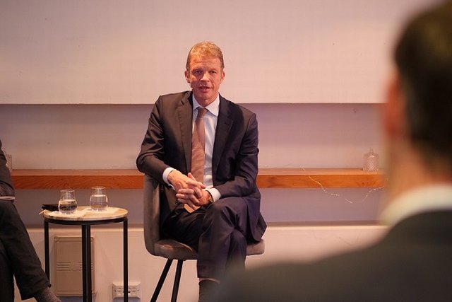 Christian Sewing auf dem Panel bei der COP26