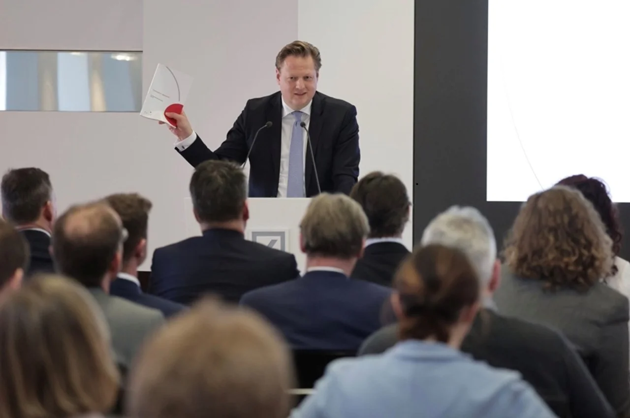 Hauke Burkhardt bei einer Rede