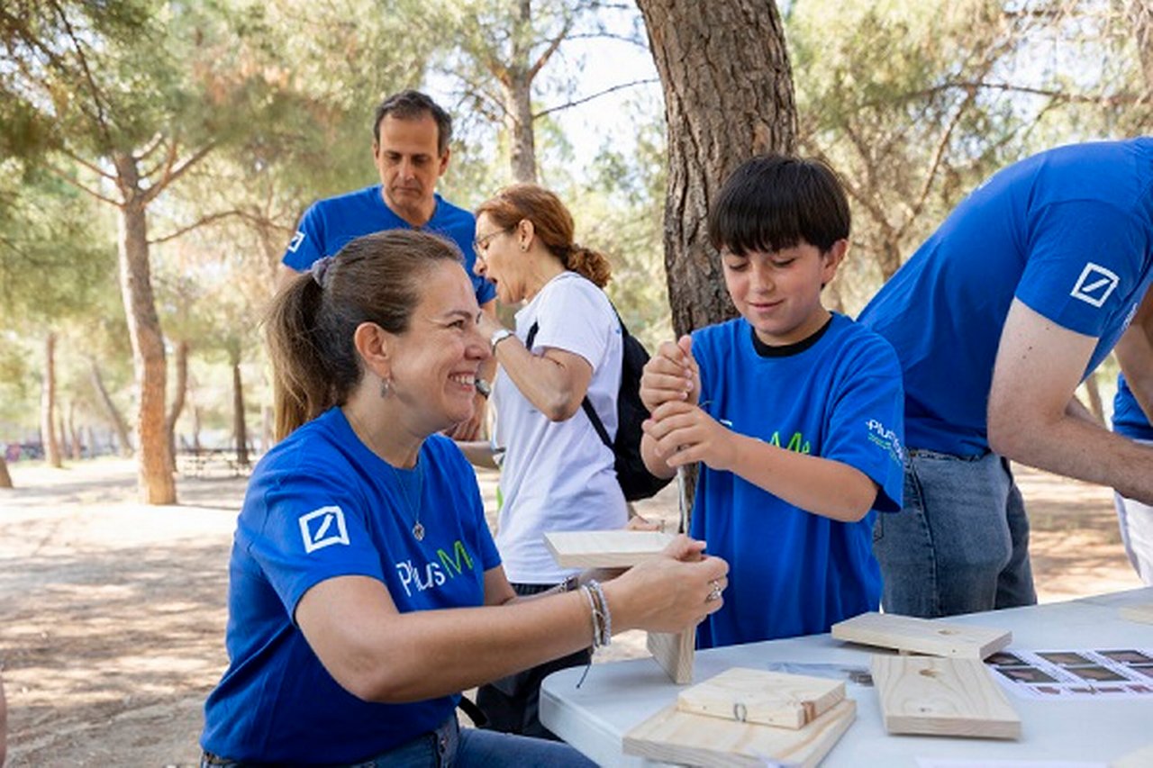 Plus me: example of an employee social engagement project