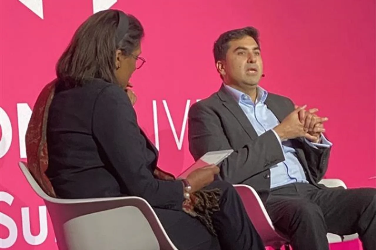 Sabih Behzad in der Diskussion
