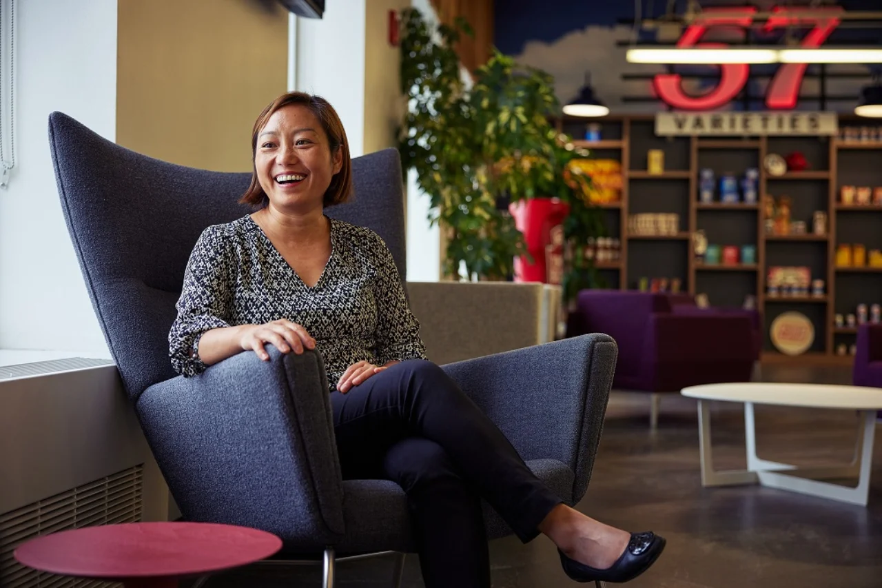 Yang Xu in the office – 57 varieties