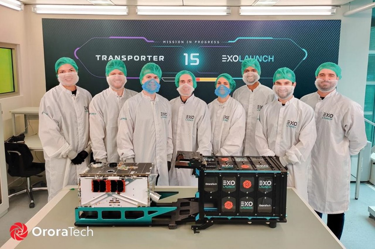 Delivery team 2 satellite packaging © Ororatech