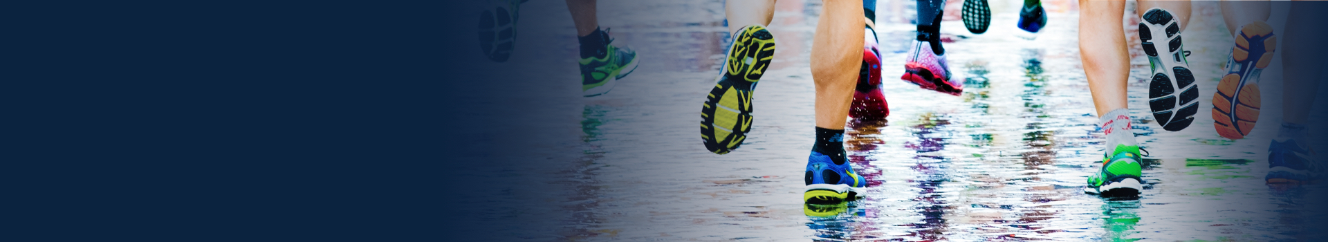 The illustration shows the legs of people running a marathon.