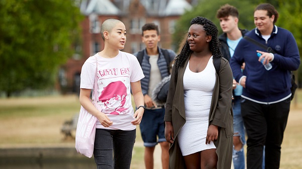 young-people-in-park_s
