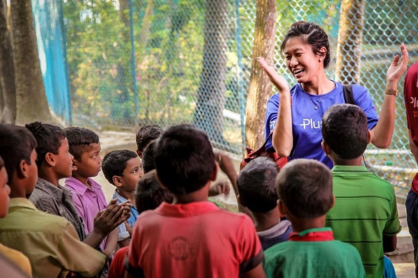 Colleagu volunteering in the APAC region