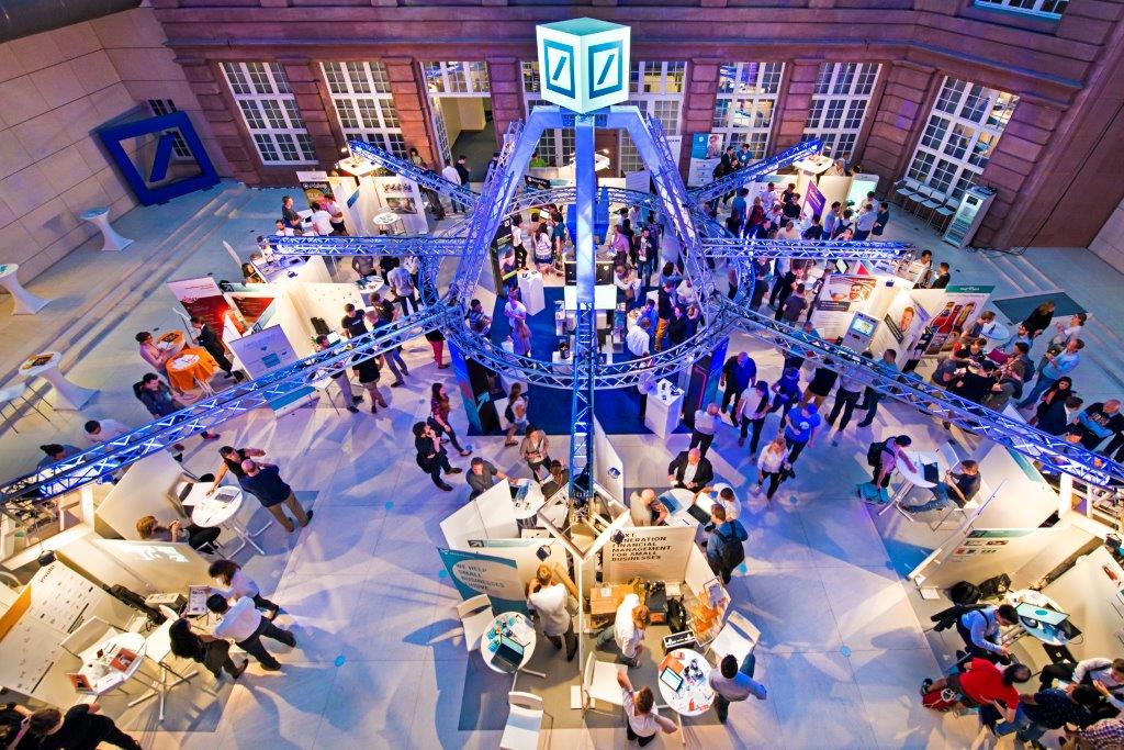 Atrium der Deutschen Bank in Berlin, Unter den Linden