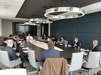 Lively-discussion-around-the-table